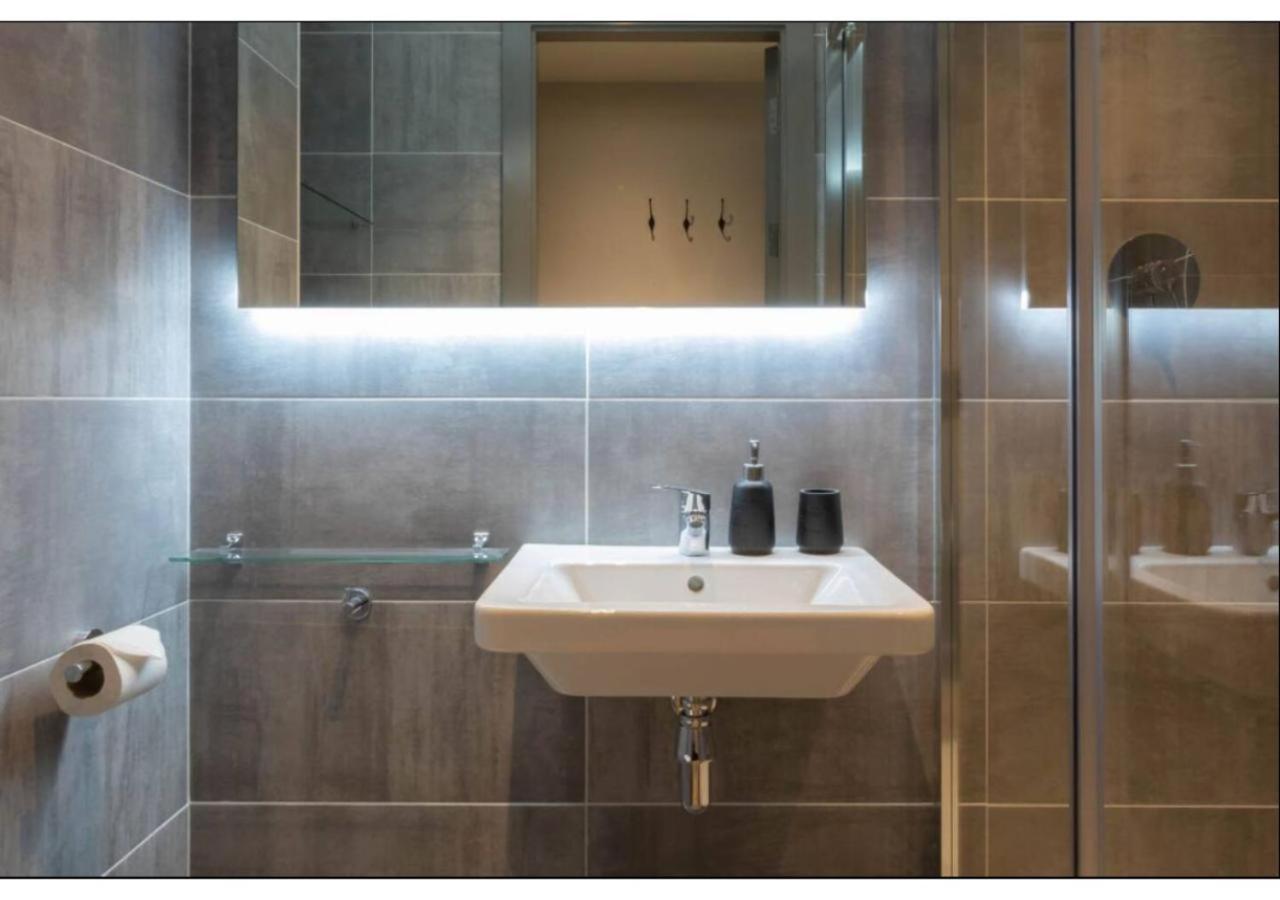Joivy Affordable Dublin Thomas Street - Adults Only Apartment Exterior photo