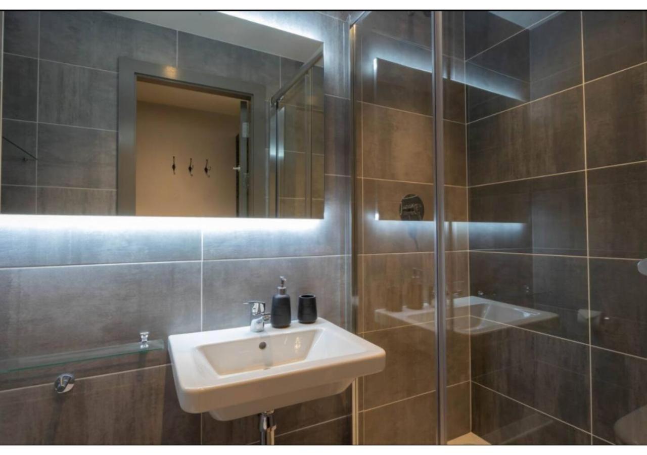 Joivy Affordable Dublin Thomas Street - Adults Only Apartment Exterior photo